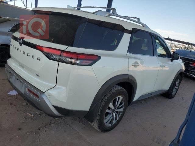 نیسان پاسفایندەر